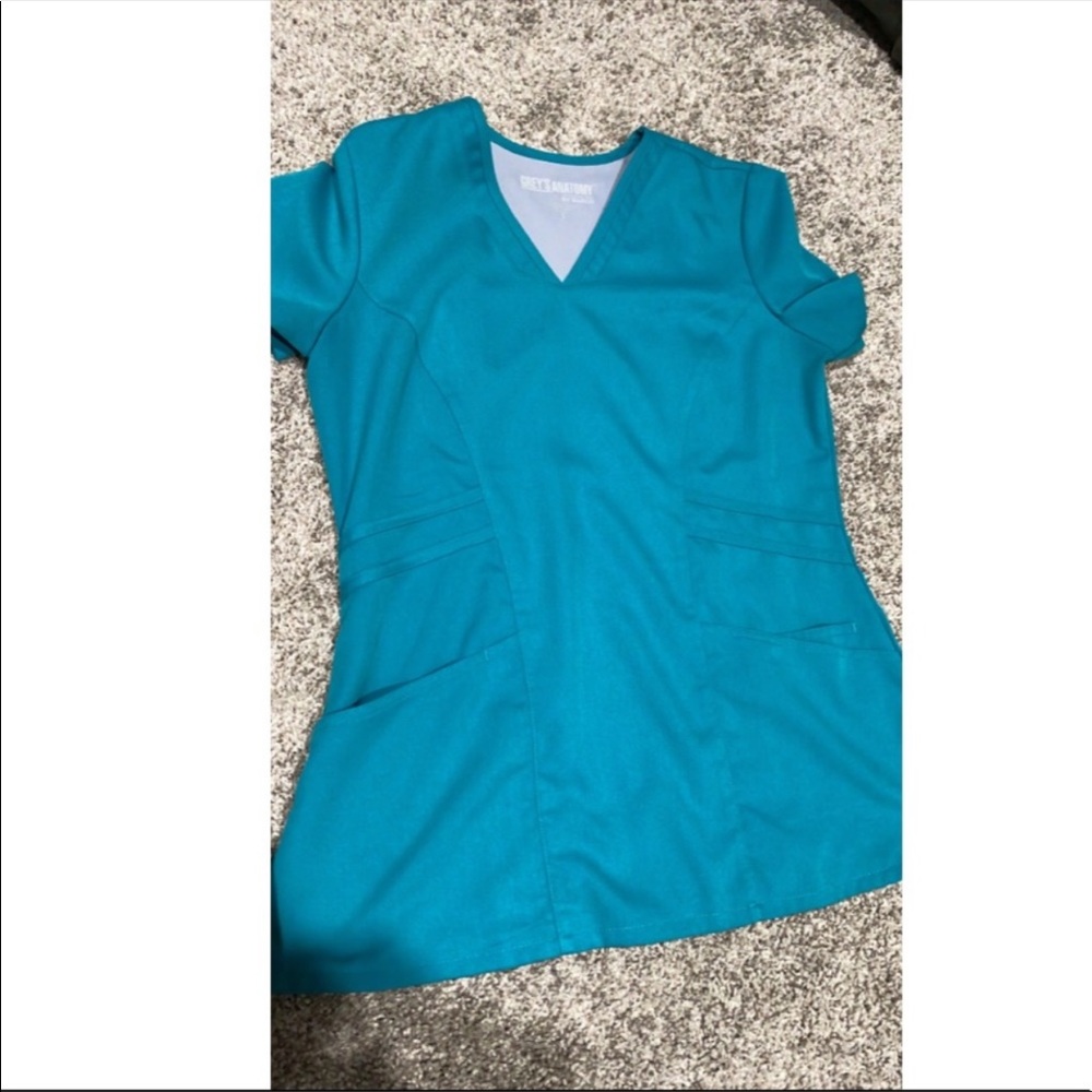 Greys Top